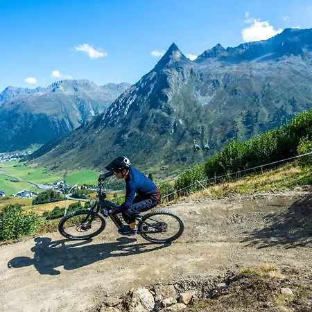 דירה Wallis גלטור